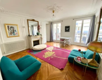 Typical Parisian 2 bedroom apartment perfectly located