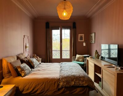 Cozy 2-Bedroom Retreat Near the Arc de Triomphe